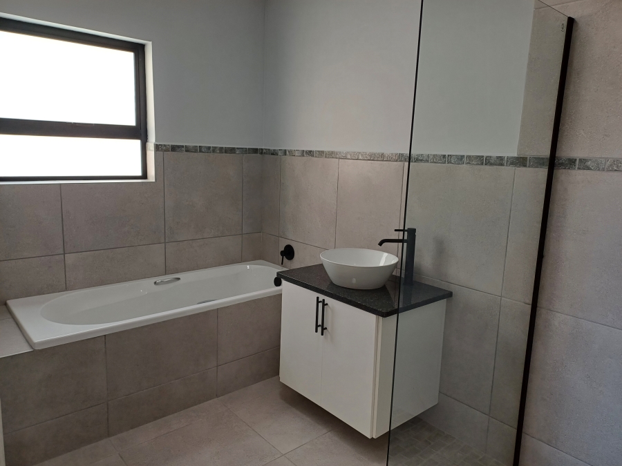 3 Bedroom Property for Sale in Sandy Point Western Cape